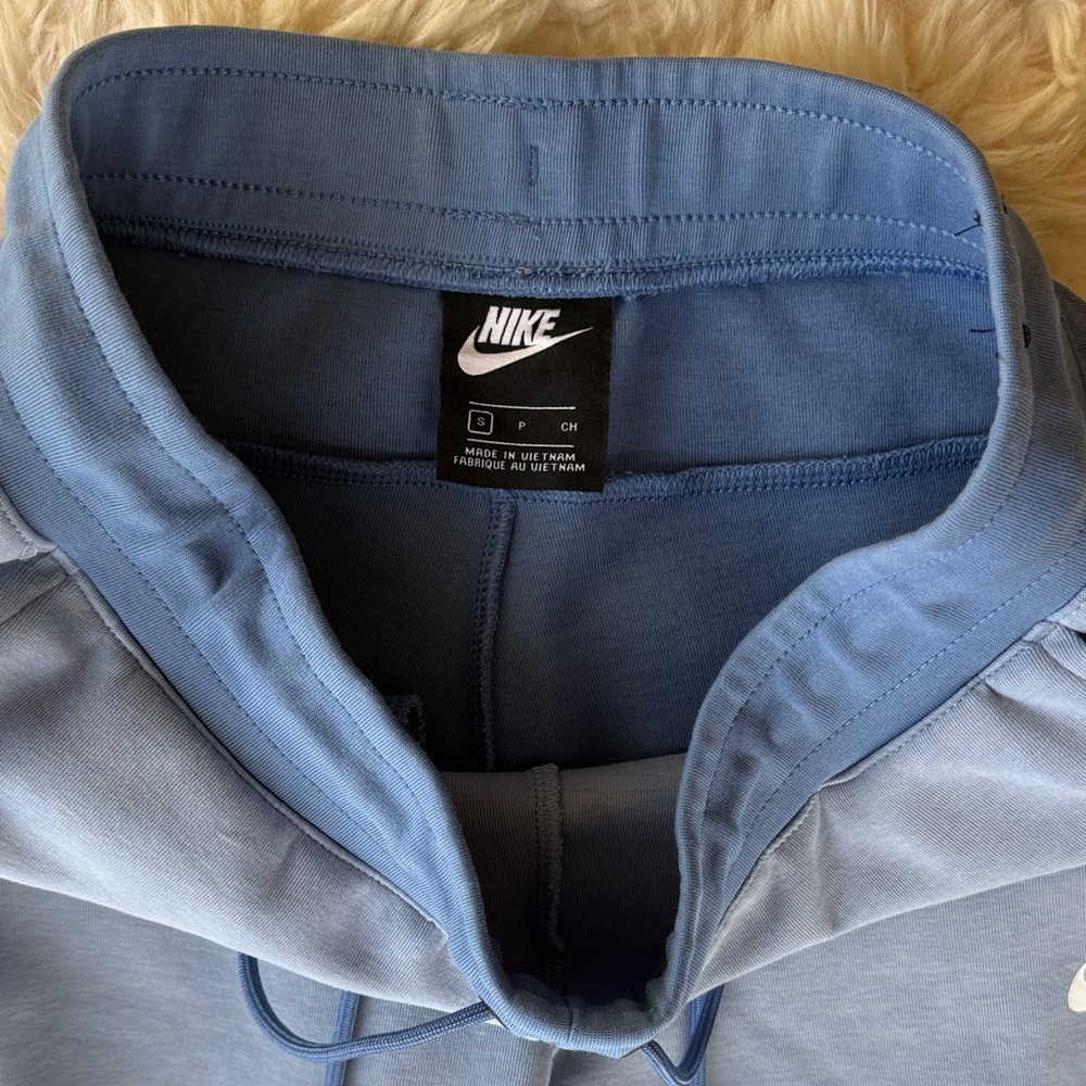 Nike Men’s Tech Blue Jogger Pants, size Small - Picture 5 of 6
